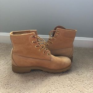 Women’s Timberlands // size 9.5